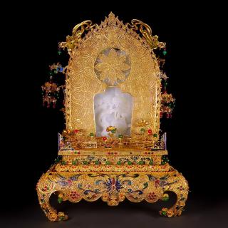珍藏精品掐丝包金镶嵌和田玉佛像摆件,玉质水润,白度一级,料子油润细